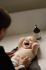 schwangerschaftsöl-hochwertiges-bodyöl-vorbeugung-gegen-dehnungsstreifen-stratch-marks-pregnancy-oil-belly-oil-bio-zertifizierte-naturkosmetik-sicheres-öl-in-der-schwangerschaft-bestes-schawangerschaftsöl-dehnungsstreifenöl-gegendehnungsstreifen-sensiblehaut-verträglichkeit-ausschlag-neurodermitis-neigende-haut